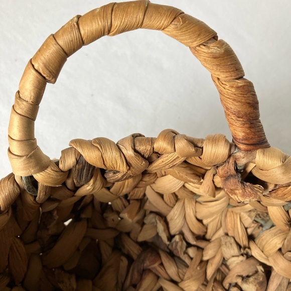 woven basket round with handles hyacinth rattan decor - Picture 8 of 13